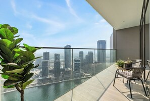 Terrace/patio - Elegant 3BR Canal & Burj Khalifa Views (Dubai)