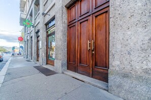 تفاصيل الفندق من الخارج