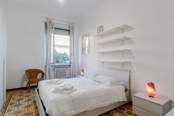2 bedrooms, iron/ironing board