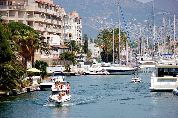Marina - 0130-MONTGRI House with private pool (Empuriabrava)