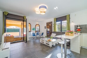 Dining - 0130-MONTGRI House with private pool (Empuriabrava)