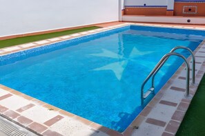 حمام سباحة