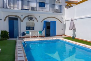 Pool - Country House 'El Rincón Del Comendador' with Shared Terrace, Wi-Fi and Air Conditioning (Sevilla)
