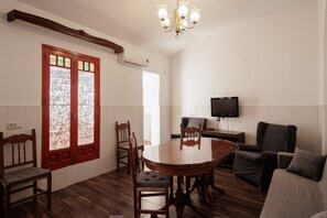 Interior - Country House 'El Rincón Del Comendador' with Shared Terrace, Wi-Fi and Air Conditioning (Sevilla)