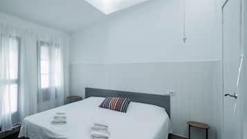Ferros/tábuas de passar roupa, Wi-Fi, roupa de cama