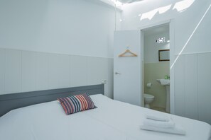 熨斗/熨衫板、Wi-Fi、床單