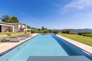 A heated pool - VILLA MAREMA LA CADIERE (La Cadière-d´Azur)