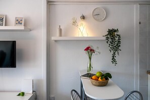 Interior - Vacation Apartment 'El Mirador' with Sea View, Shared Pool and Wi-Fi (Costa de Adeje)