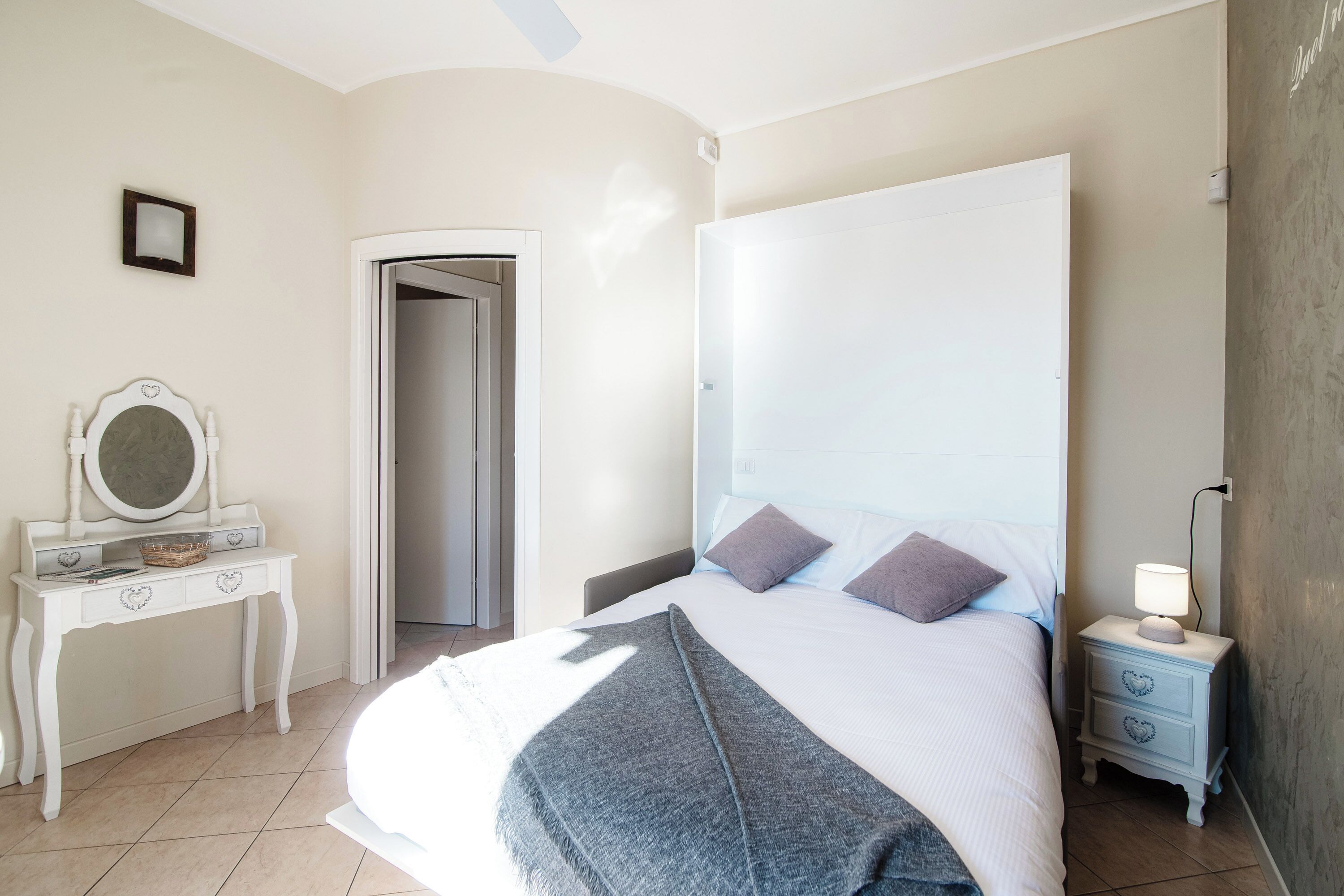 Apartamento, vistas al lago | Ropa de cama de alta calidad y edredones de plumas