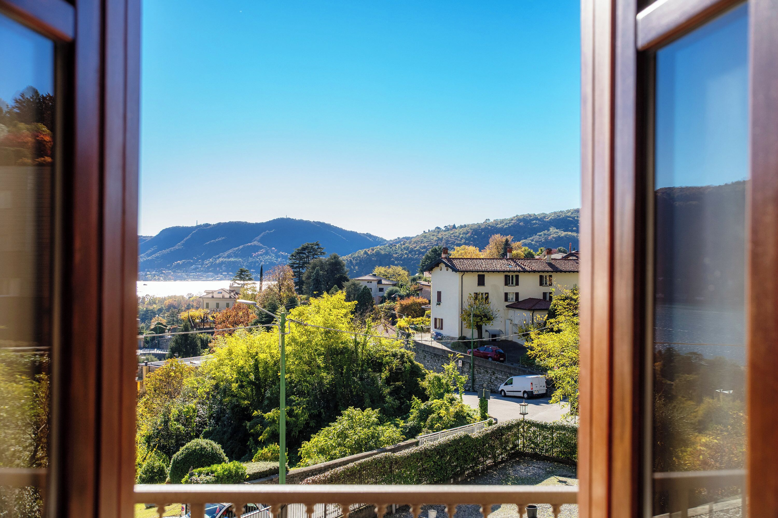 Apartment, Lake View | Premium bedding, down duvets, iron/ironing board, cots/infant beds