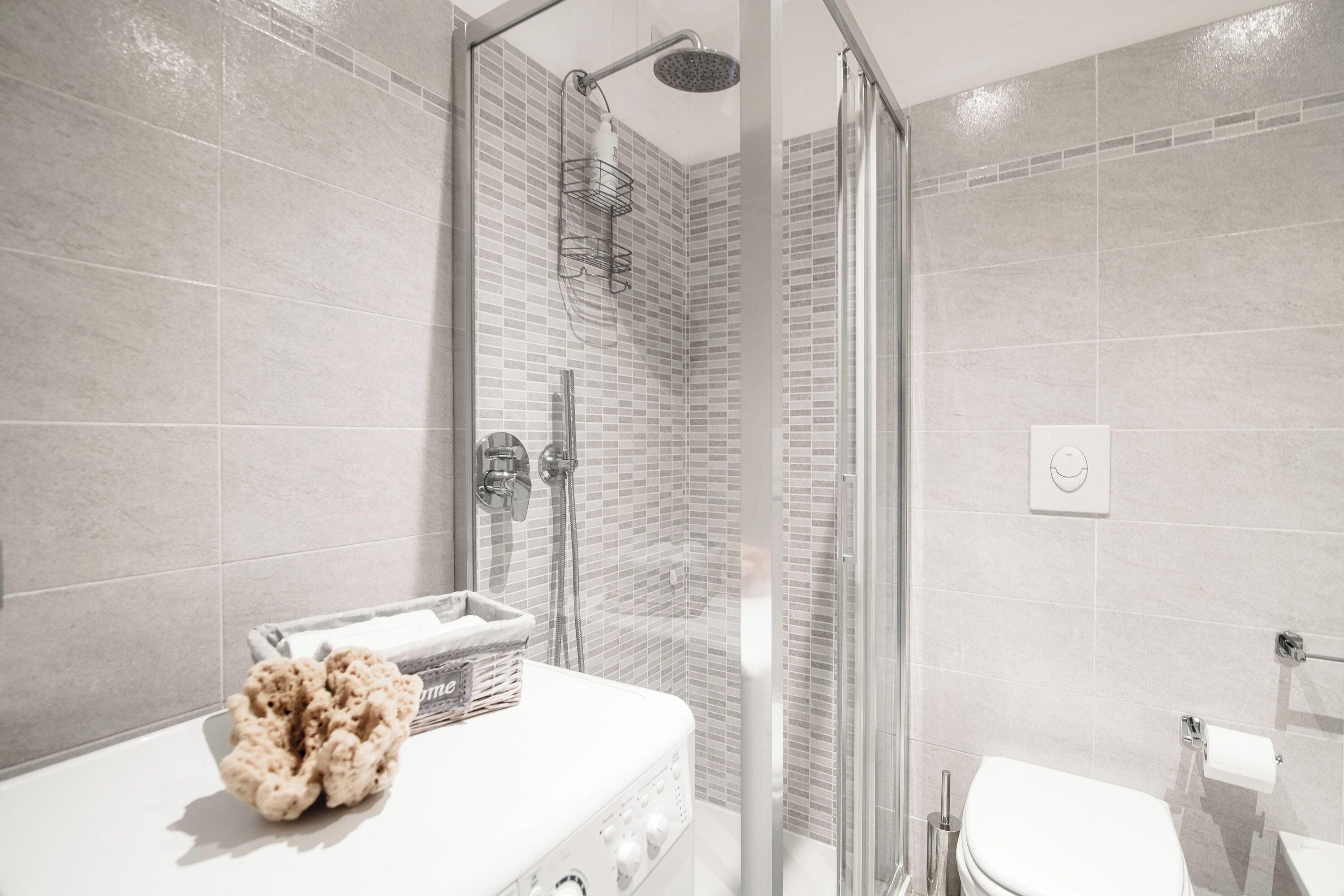 Apartment, Lake View | Premium bedding, down duvets, iron/ironing board, cots/infant beds