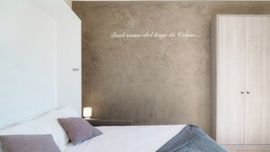 Apartamento, vistas al lago | Ropa de cama de alta calidad y edredones de plumas