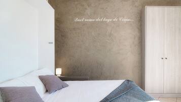 Apartment, Lake View | Premium bedding, down duvets, iron/ironing board, cots/infant beds