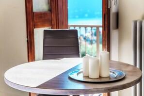 Huoneisto, järvinäköala | Ruokasali