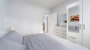Free WiFi, bed sheets - Villa Shaula 1 by Villas Guide (Sibenik)