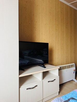 Basic Shared Dormitory, Men only, Housekeeping | Free WiFi