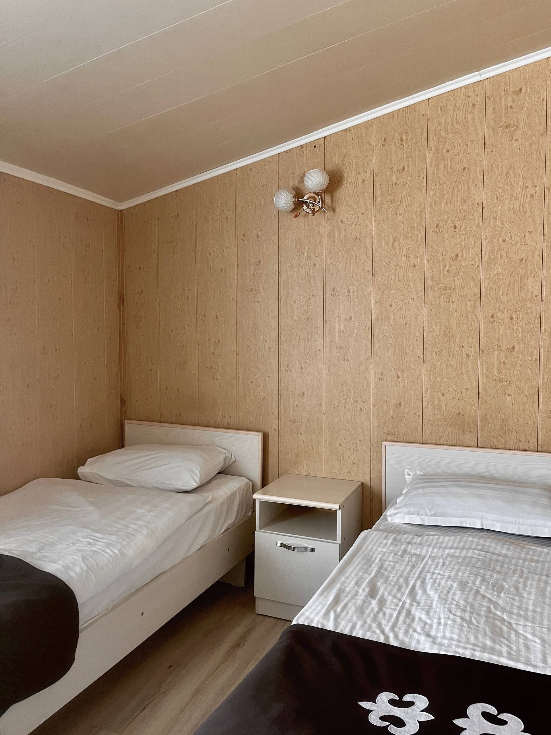 华丽双床房, 客房清洁服务, 庭院景观 | 免费 WiFi