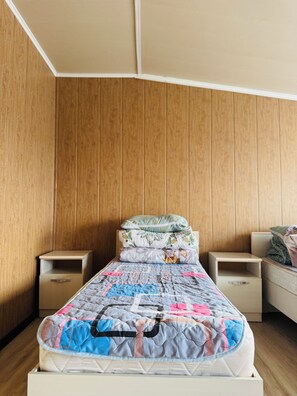 Basic Shared Dormitory, Women only, Housekeeping | Free WiFi