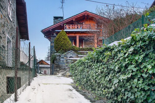 Chalet Bellavista – Balcony House with Mountain View, Balcony and Wi-Fi