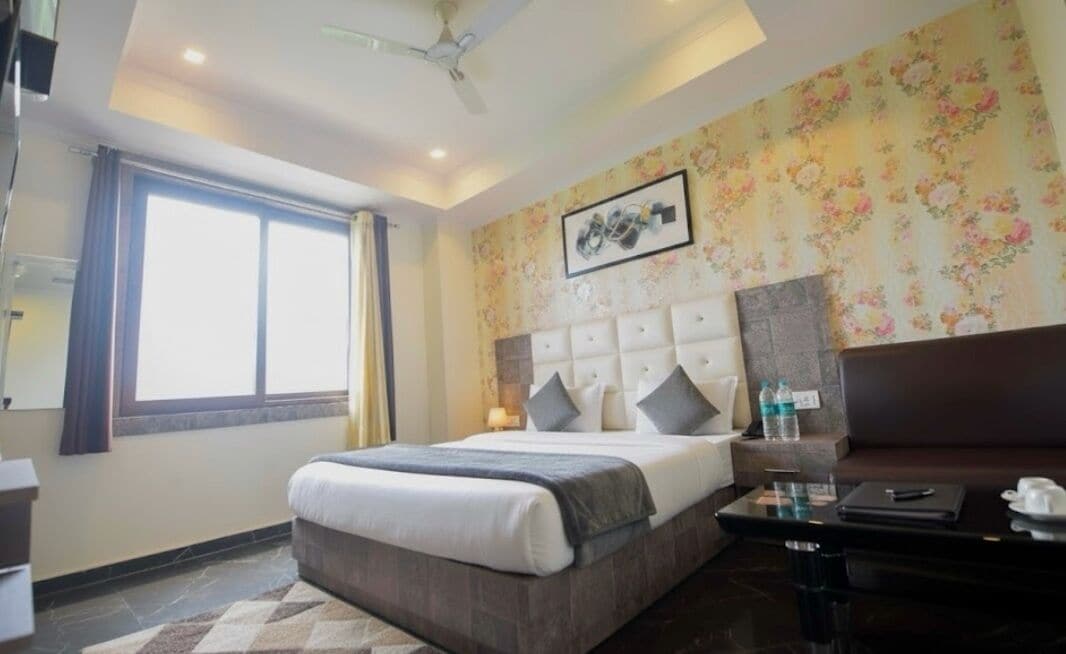 Habitación superior, vista a la ciudad | Escritorio, espacio para trabajar con laptop y wifi gratis 