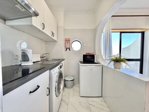 Private kitchen - ALBUFEIRA VINTAGE APARTMENT 2 WITH POOL by HOMING (Albufeira)