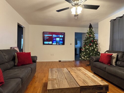 3-bedroom house in adorable Higginsville with pool within walking distance.