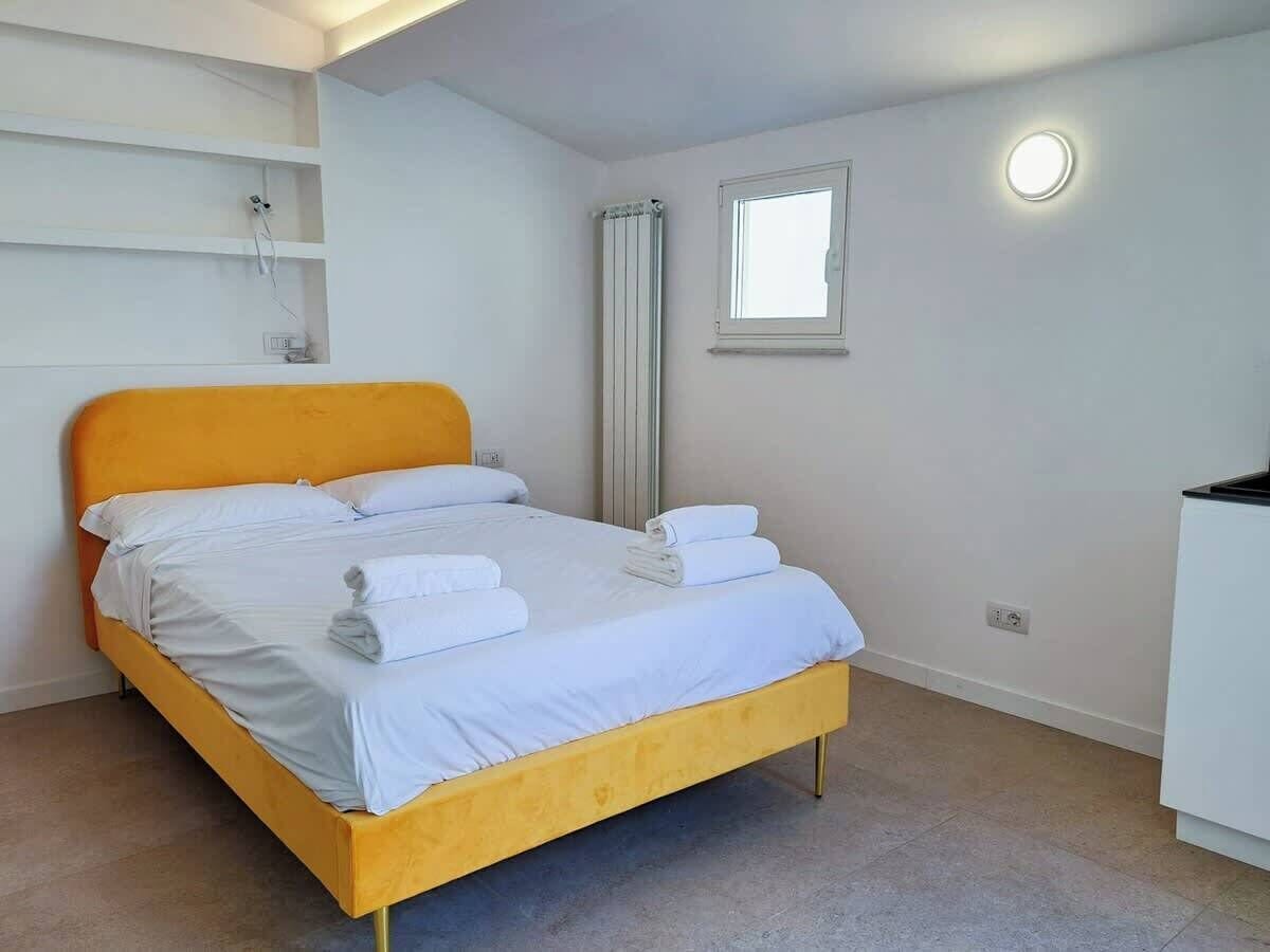 1 slaapkamer, een strijkplank/strijkijzer, wifi, beddengoed