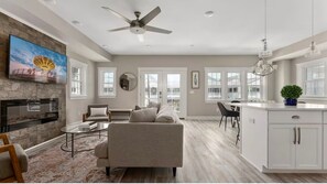 Smart TV, fireplace, books - Luxury OC Beach Block Steps off the Boardwalk, Ocean Views & Parking (Ocean City)