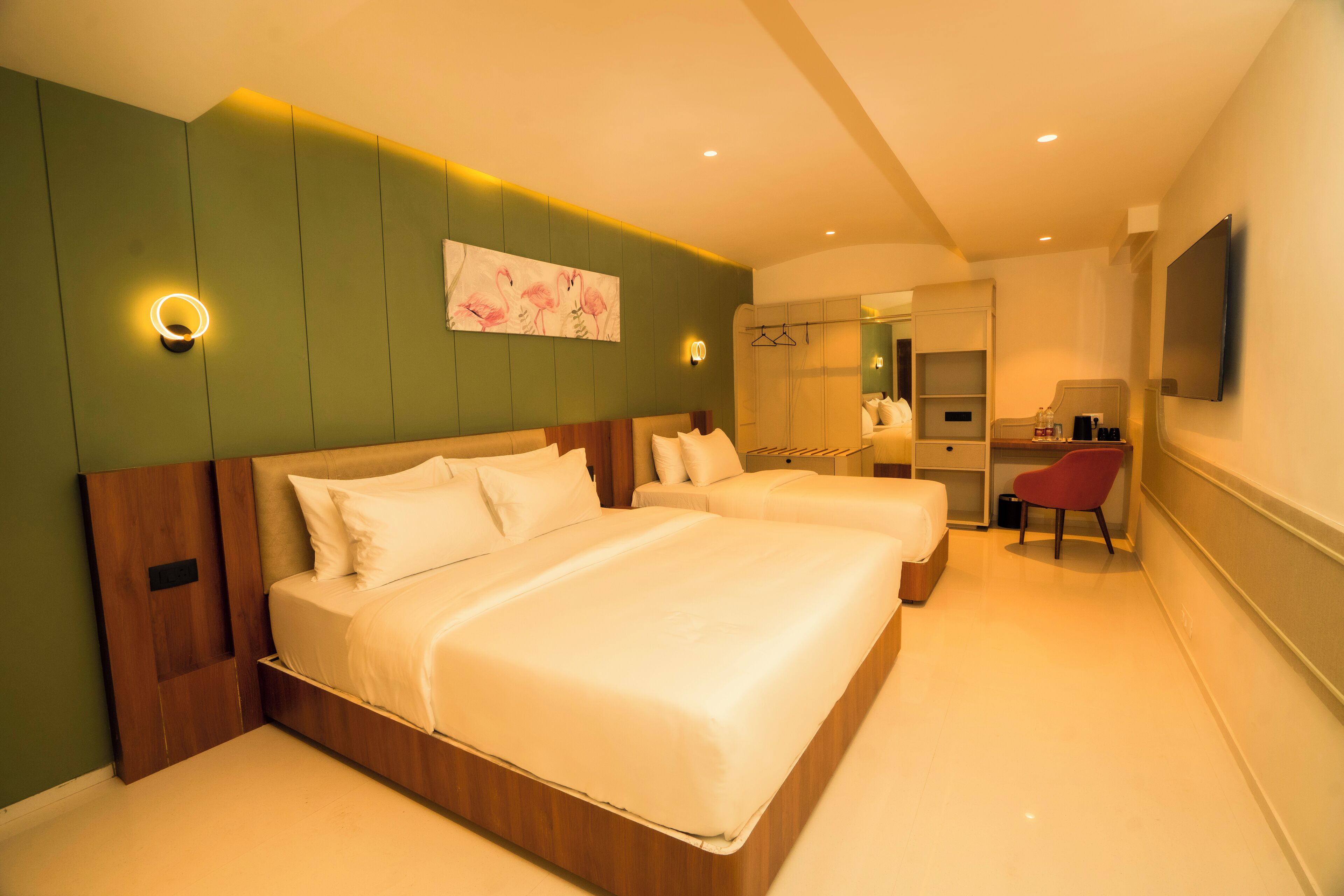 Grand Studio Suite | Egyptian cotton sheets, premium bedding, memory foam beds, desk