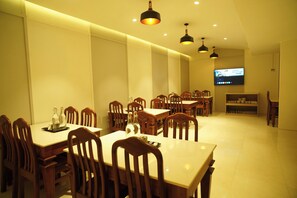Restaurant - Hotel Harriet, 50m away from temple Rameshwaram (Rameshwaram)