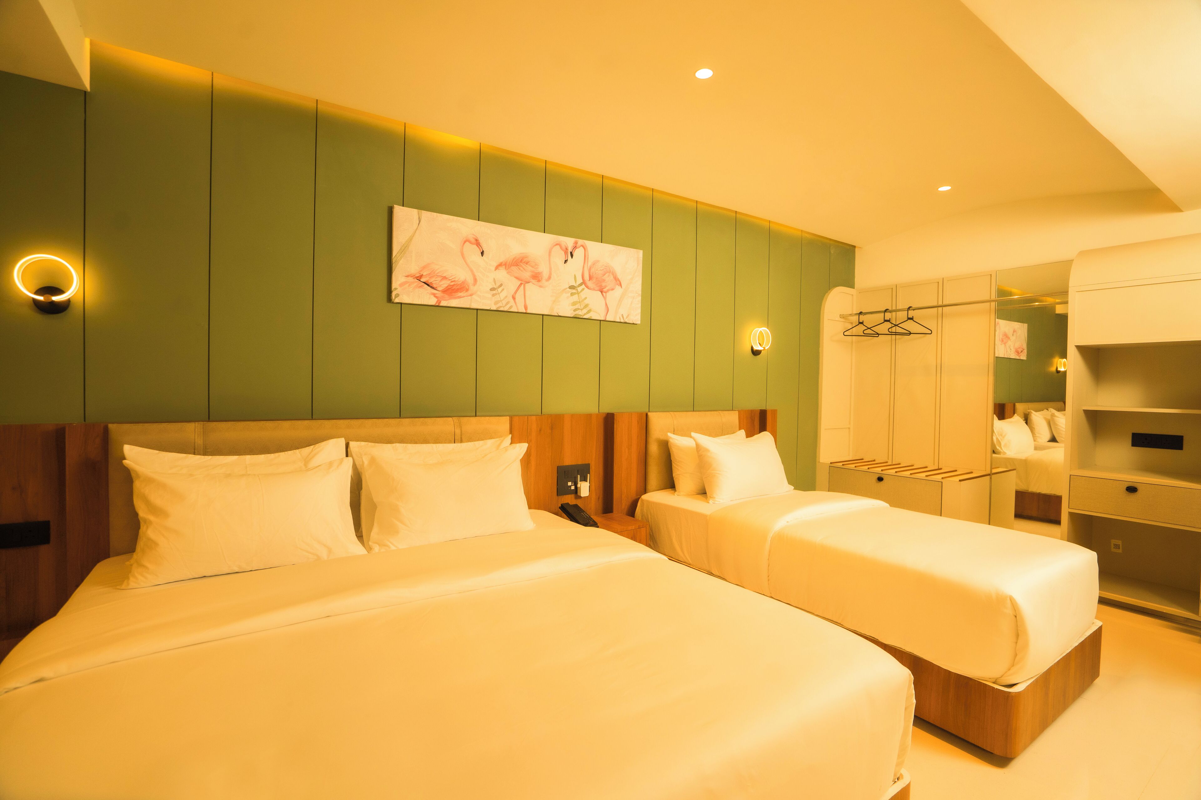 Grand Studio Suite | Desk, laptop workspace, soundproofing, iron/ironing board