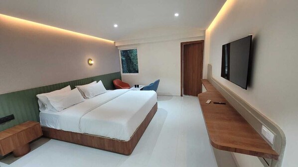 Bàn, khu vực làm việc phù hợp cho laptop, phòng cách âm 