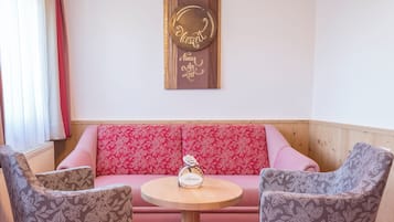 Junior Suite, Resort View | Living area | Printers