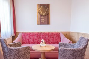 Junior-suite - udsigt over resort | Opholdsområde | Printere