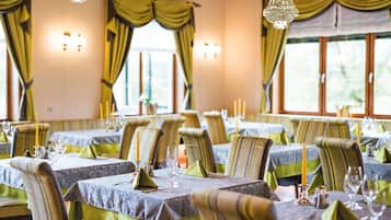 Tägliches inbegriffenes Frühstücksbuffet