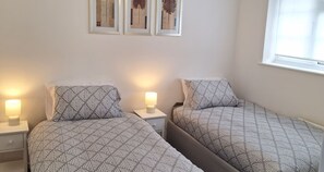 House, 2 Bedrooms, Fireplace | 2 bedrooms - Stunning Home in Quiet Staffordshire Countryside (Burton on Trent)