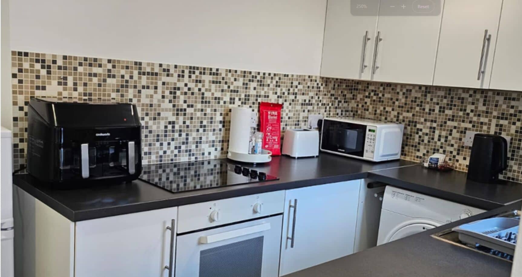 ハウス 2 ベッドルーム 暖炉 | 専用キッチン