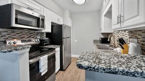 Private kitchen - The Paxton | Sleek 2 Bedroom Flat (Texas)