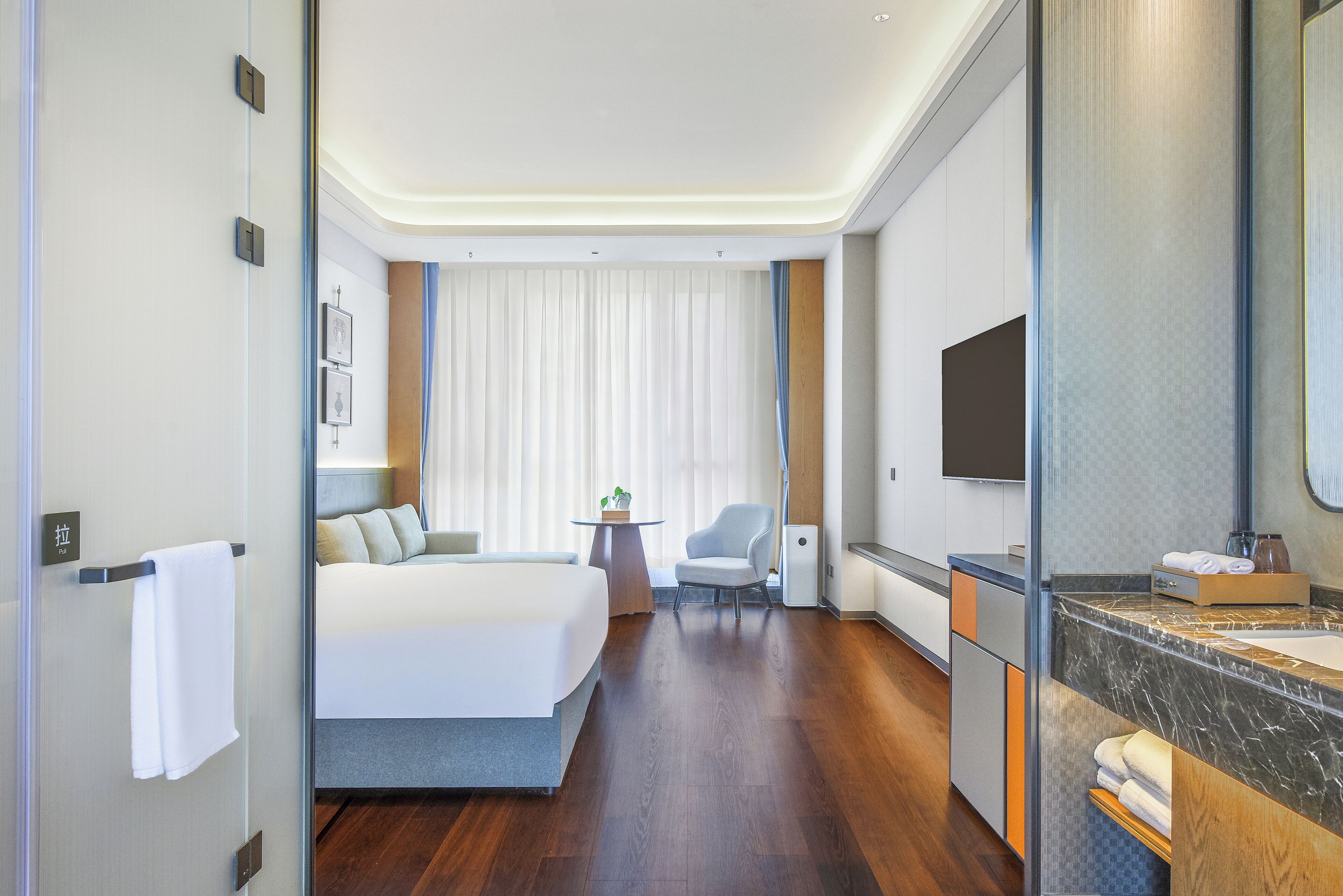 Superior-huone, 1 suuri parisänky | Kylpyhuoneen pesuallas