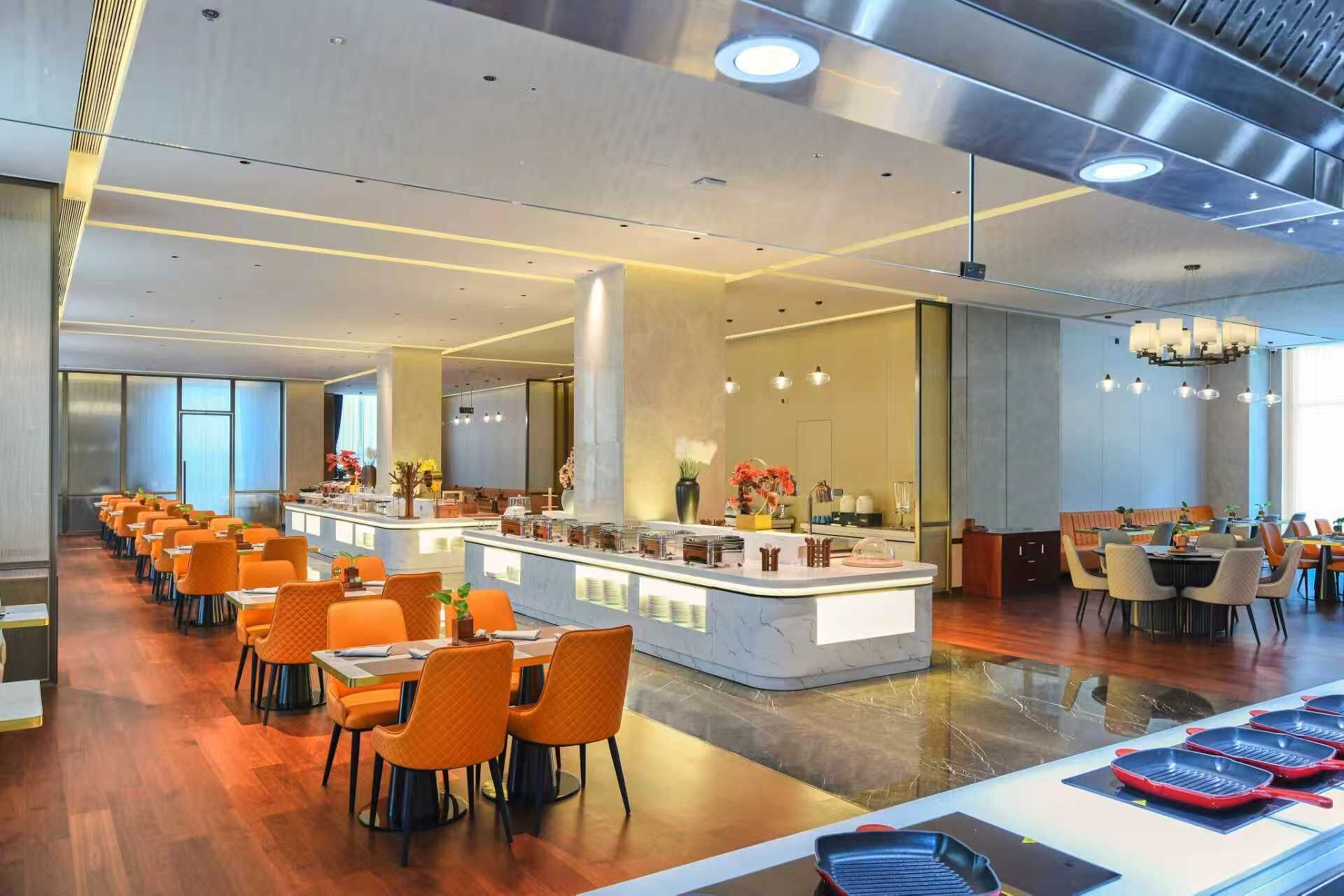 Daily local cuisine breakfast (CNY 60 per person)