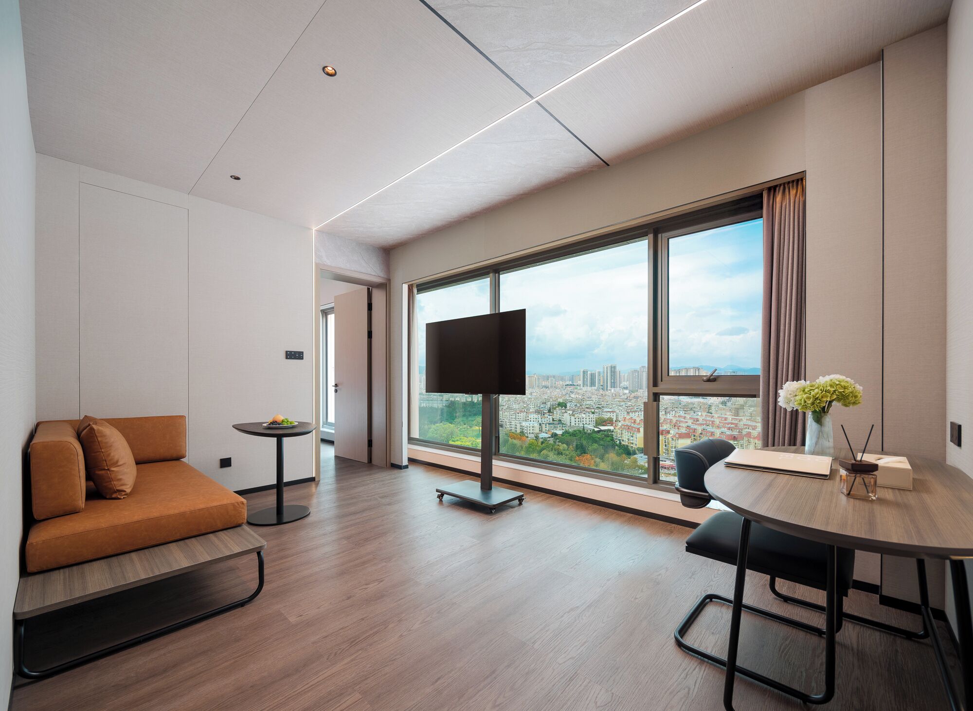 Executive Room, 1 King Bed | Premium bedding, down duvets, pillow-top beds, in-room safe