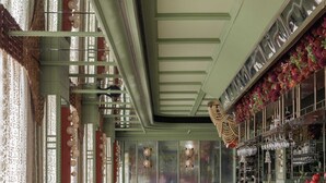 Couples dining - Roswyn, A Morgans Originals Hotel (Mumbai)