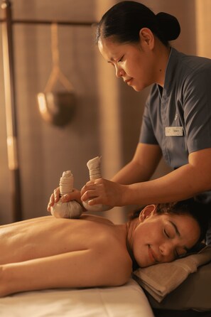 Couples treatment rooms, steam room, body treatments, hydrotherapy - Roswyn, A Morgans Originals Hotel (Mumbai)