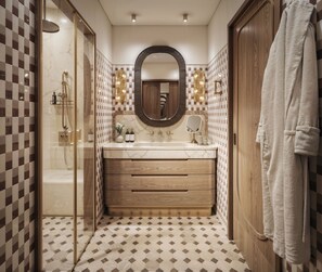 Rainfall showerhead, free toiletries, hair dryer, bathrobes