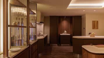 Gallery Suite- 2 Bedrooms | Private kitchenette | Espresso maker, electric kettle