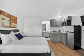 Desk, travel cot, free WiFi - Modern renovated studio offering comfort and style (Las Vegas)