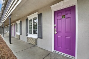 Exterior detail - Contemporary studio with sleek updated interiors (Las Vegas)