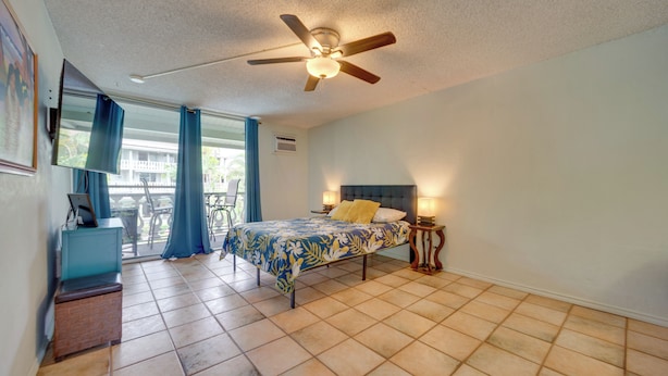 Interior - Walk to Waves! Islander's Escape on the Kona Coast (Kailua-Kona)