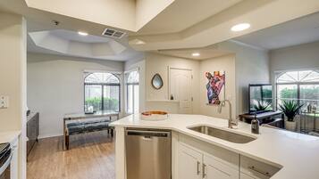 House (2 Bedrooms) | Interior