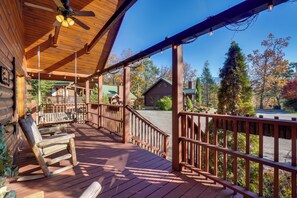 House (2 Bedrooms) | Interior - Gatlinburg Scenic Cabin w/ Hot Tub 2 Mi to Dtwn! (Gatlinburg)